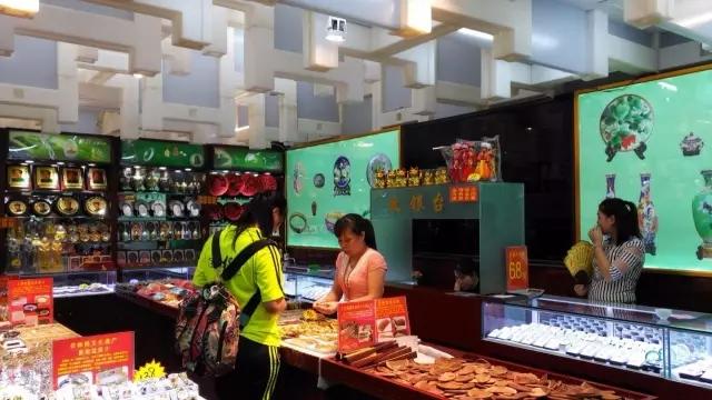 他奶奶的庙究竟比少林寺牛在什么地方？