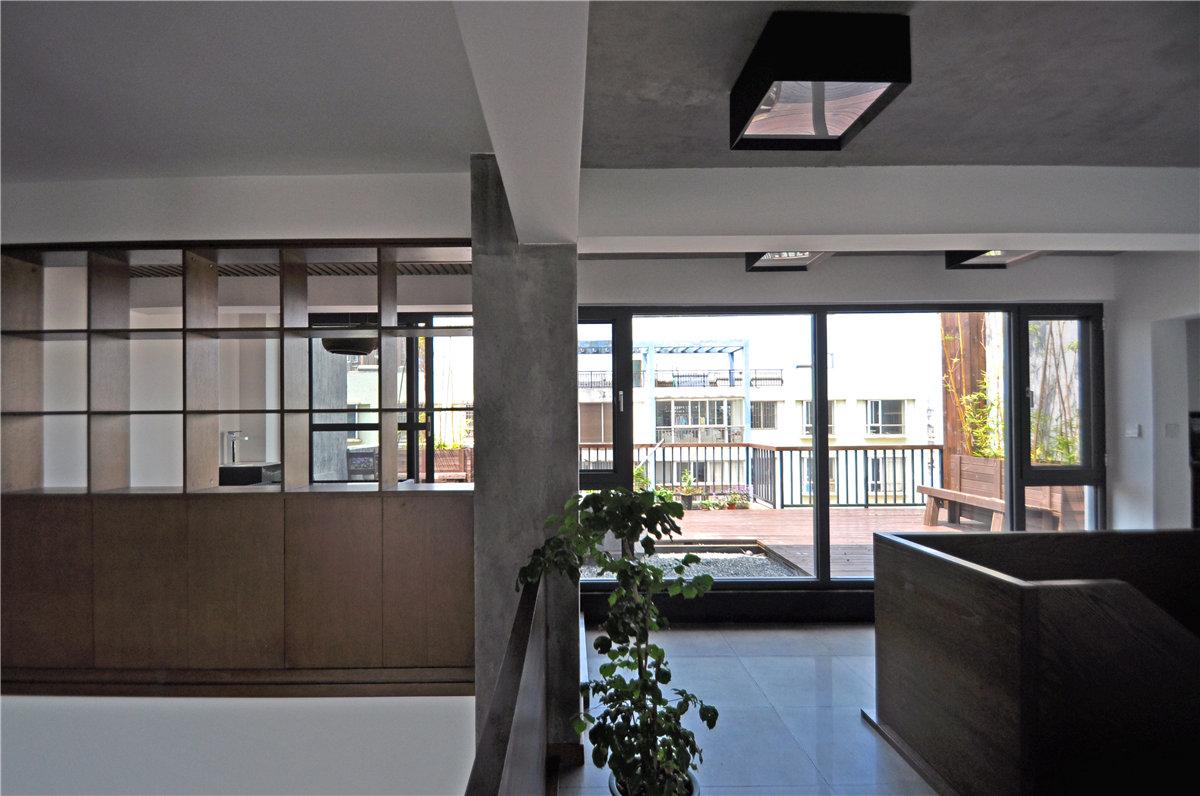 老小区住房焕发活力，原木之家 / 平介设计