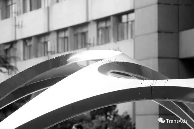 流动的金属 | 超薄板材空间结构建造记