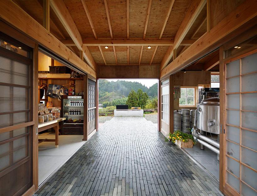 hiroshi-nakamura-NAP-architects-kamikatz-public-house-micro-brewery-japan-designboom-06 (1).jpg