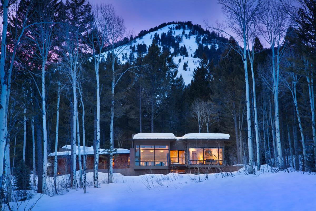 fish-creek-compound-carney-logan-burke_dezeen_2364_col_17-1704x1136.jpg