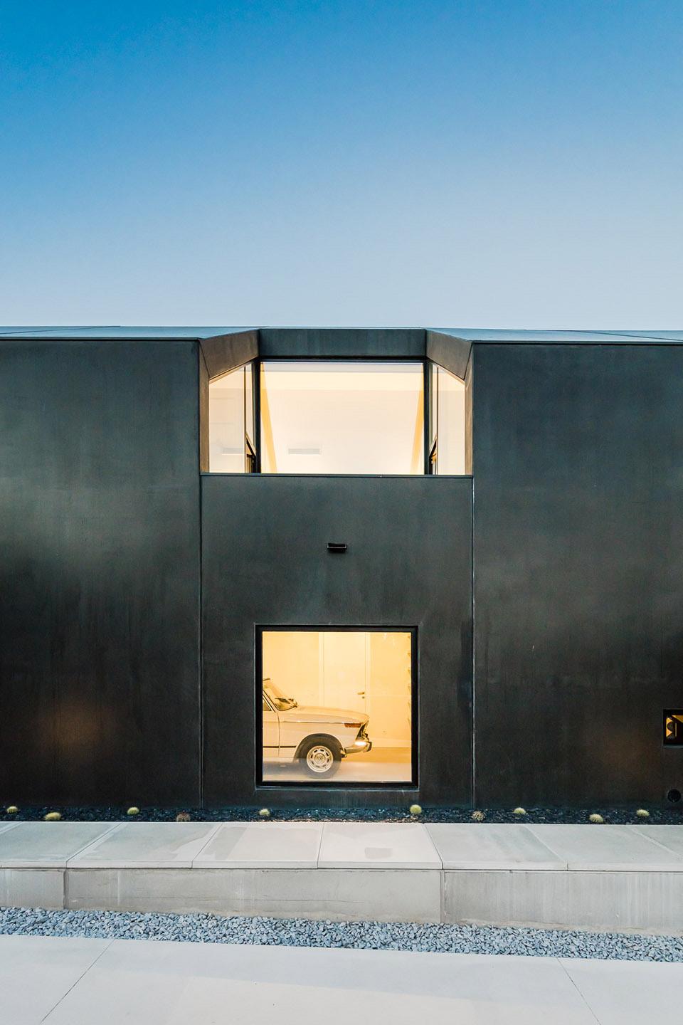 215-House-in-Ourém-By-Filipe-Saraiva-Arquitectos.jpg