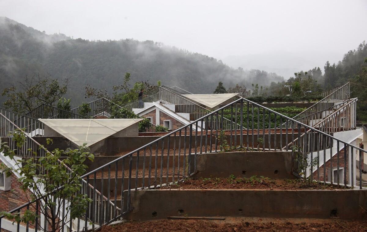 汶川大地震灾后重建，金台村的“新生” / 香港大学城村架构