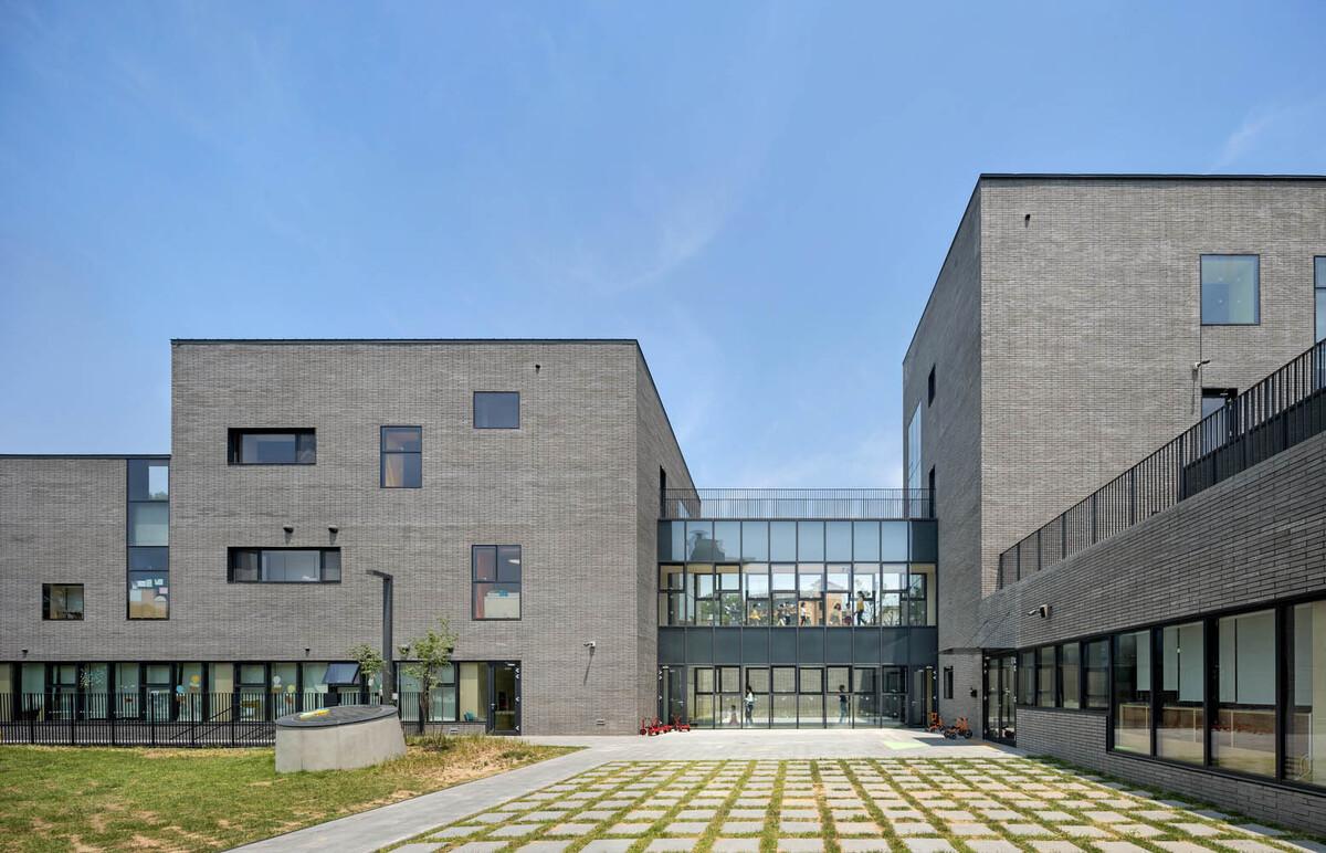 拥抱阳光，与自然相融——Naver Imae幼儿园 / D•LIM Architects