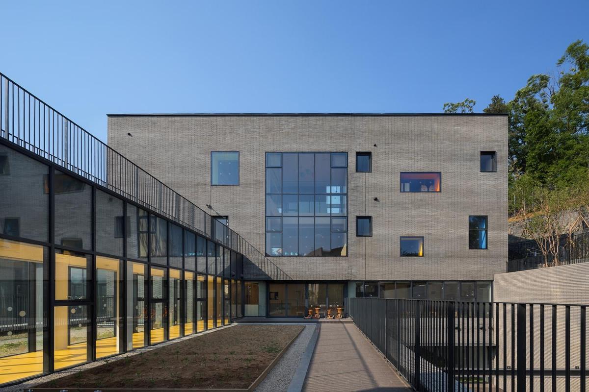 拥抱阳光，与自然相融——Naver Imae幼儿园 / D•LIM Architects