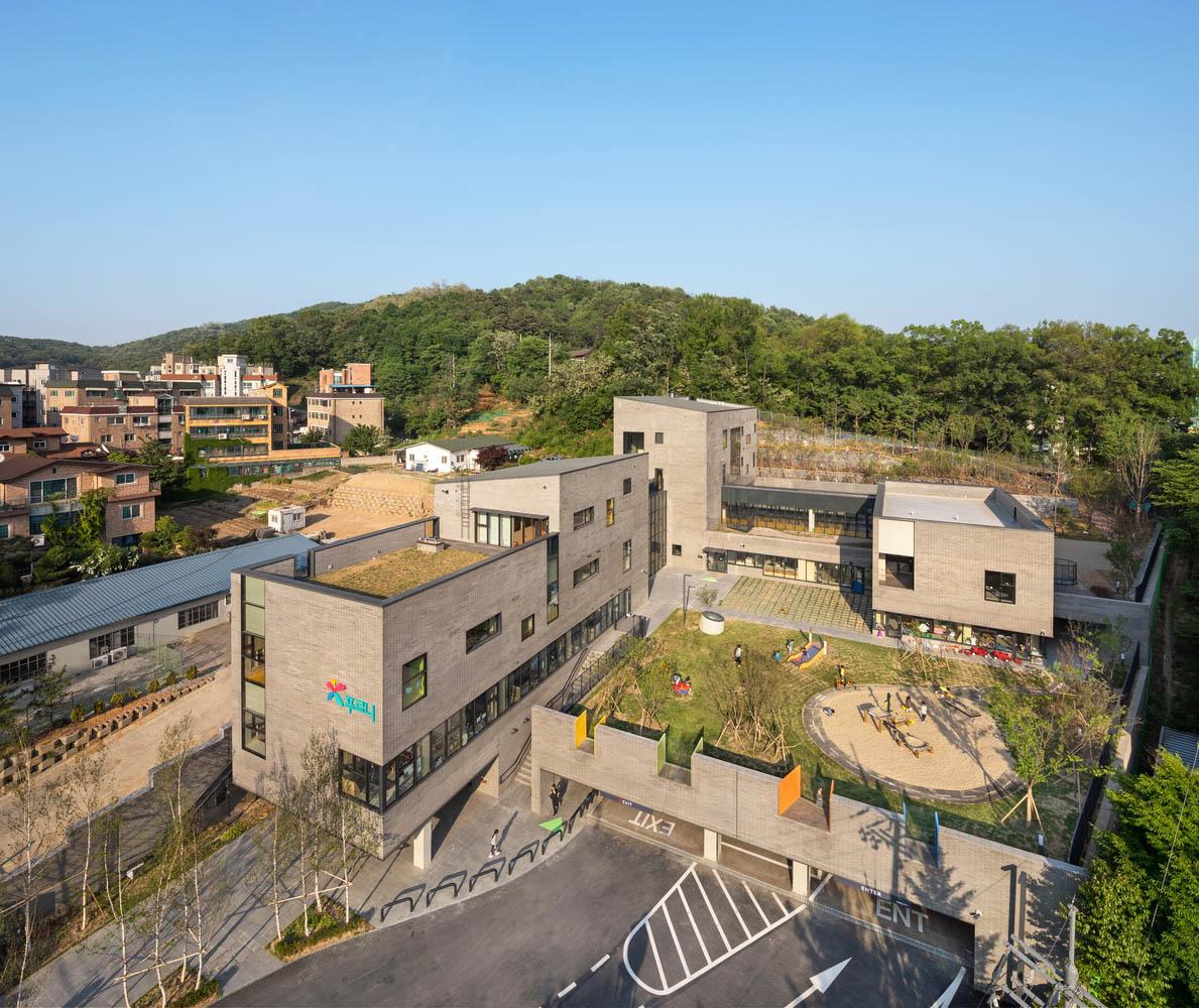 拥抱阳光，与自然相融——Naver Imae幼儿园 / D•LIM Architects