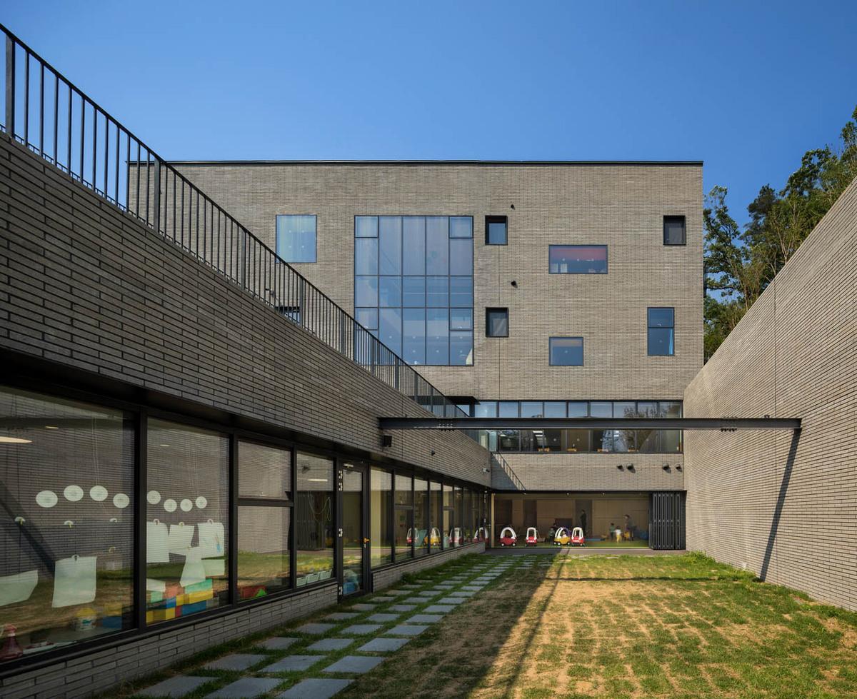 拥抱阳光，与自然相融——Naver Imae幼儿园 / D•LIM Architects