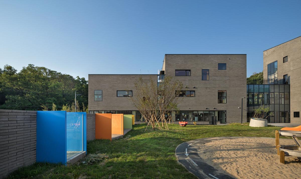 拥抱阳光，与自然相融——Naver Imae幼儿园 / D•LIM Architects
