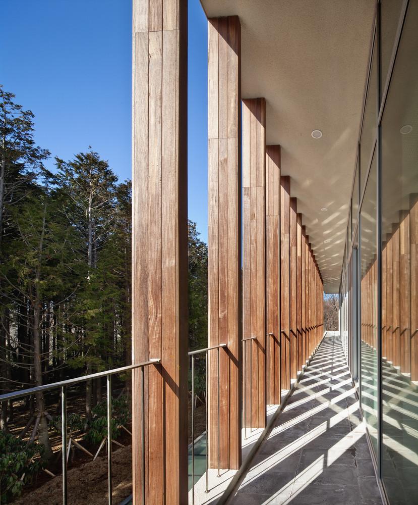 九桥会堂 ——停车场与屋面的无缝融合 / D·Lim Architects
