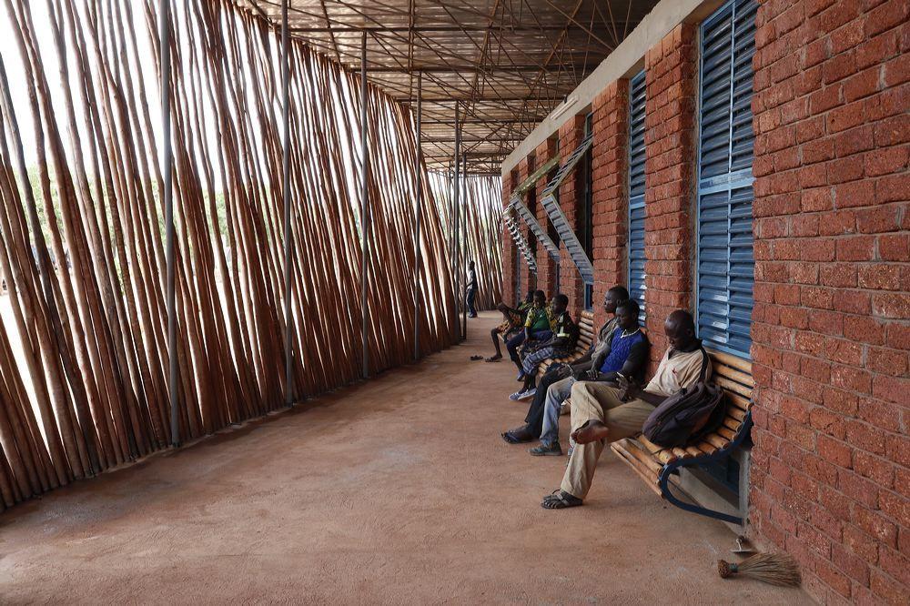 中央共享庭院 ——肖尔格中学 / Kéré Architecture