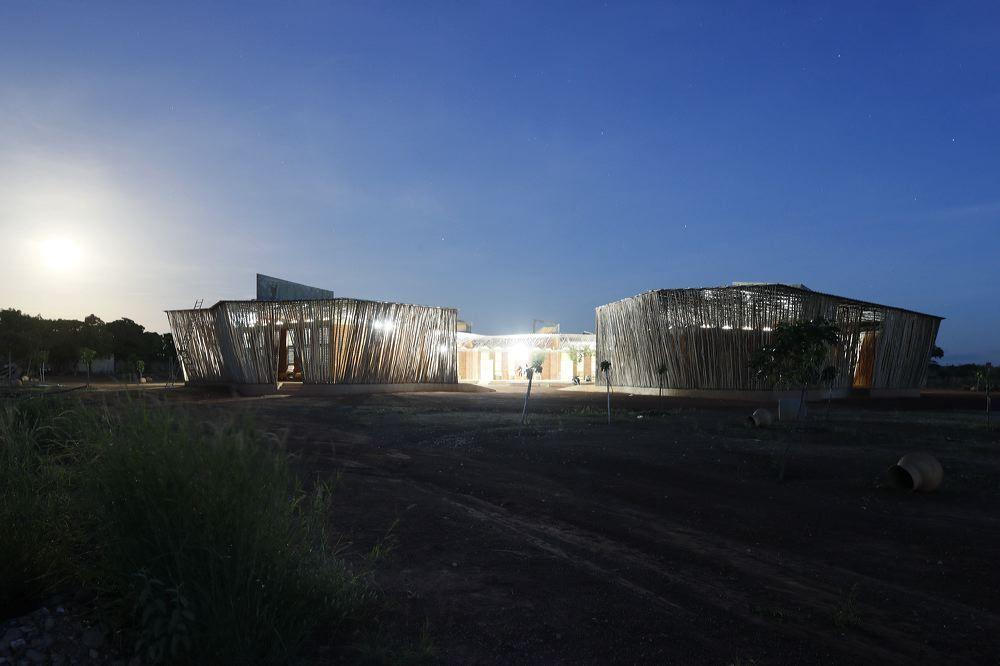 中央共享庭院 ——肖尔格中学 / Kéré Architecture