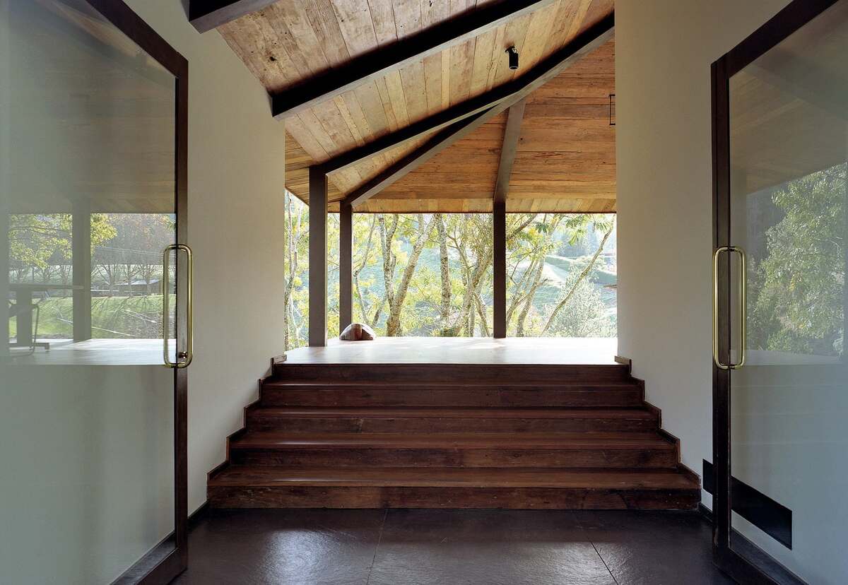 高低起伏的屋顶创造出独特的旋律——PIX House 