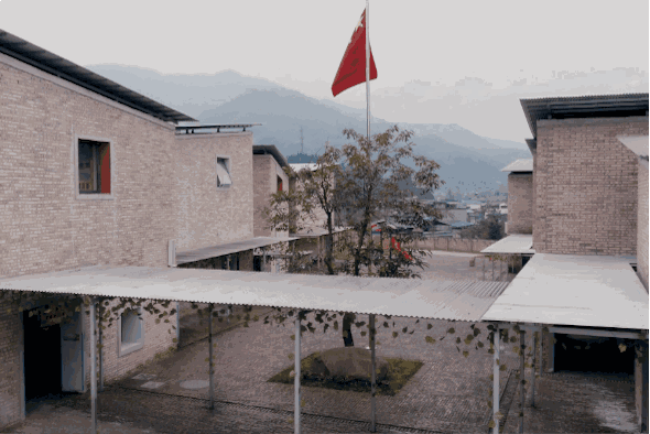 他用400万在荒山盖了9栋房子 | 大舍建筑设计事务所——陈屹峰