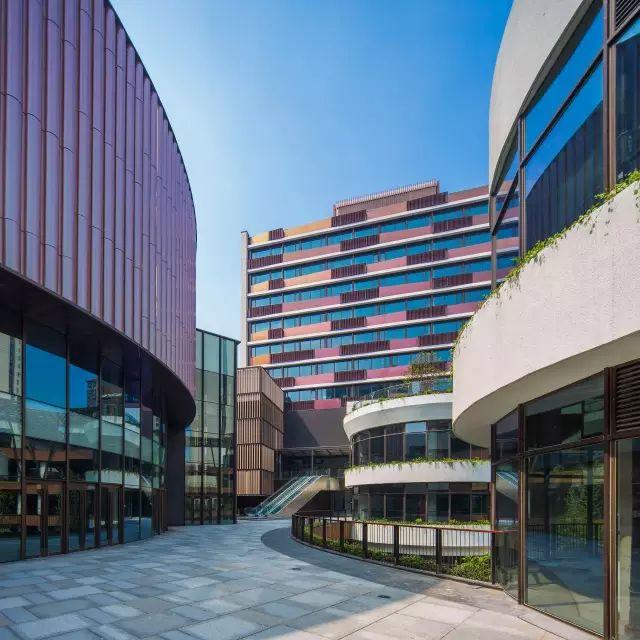 从建筑的场所体验到复合与开放的社区生活 — 上海瑞虹新城