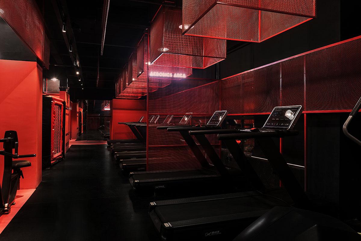 非黑即红的网红打卡圣地—HOTPOT GYM 火锅健身