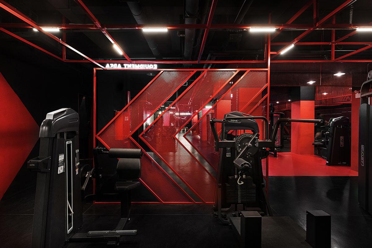 非黑即红的网红打卡圣地—HOTPOT GYM 火锅健身