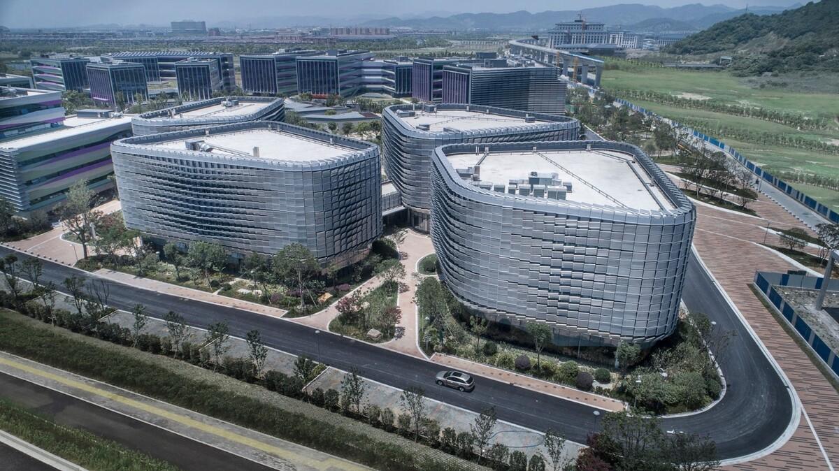 打破典型性地标的主流思路 — 宁波前洋e商小镇
