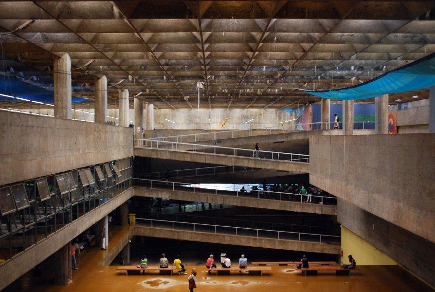 致敬经典 — 圣保罗大学建筑与城市学院系馆