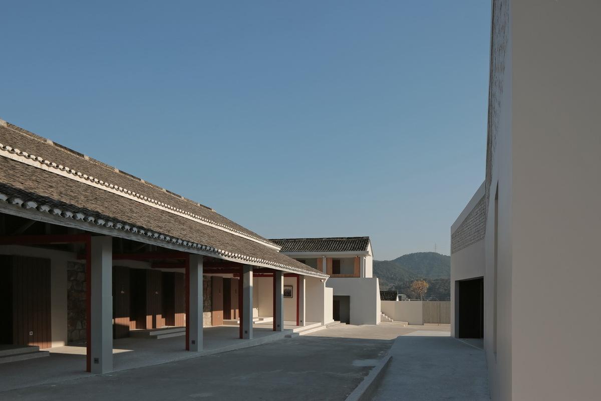由7栋建筑改造而成的精品民宿 — 胡陈粮仓度假酒店 