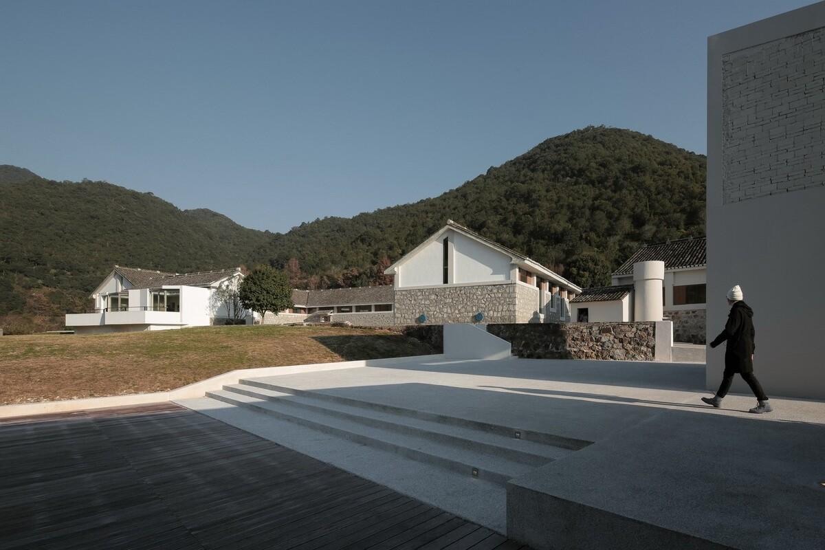 由7栋建筑改造而成的精品民宿 — 胡陈粮仓度假酒店 