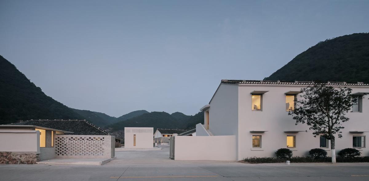 由7栋建筑改造而成的精品民宿 — 胡陈粮仓度假酒店 