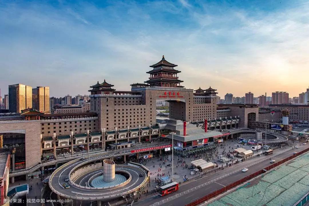 在北京西站和优秀高铁站之间，还差了几个北京南站？