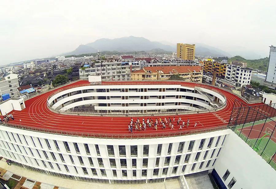 为什么学校总是等你毕业了才改造？