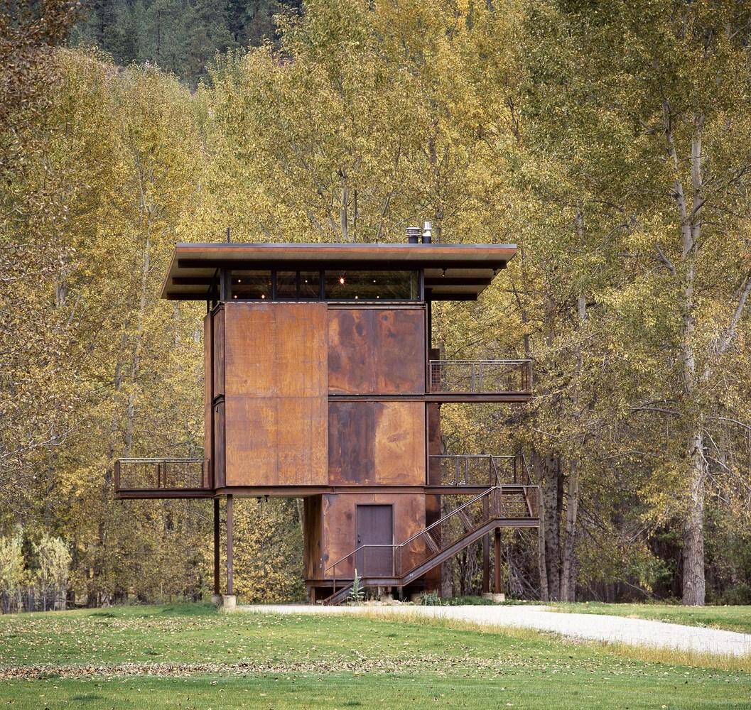大自然的取景器，山中雪原的钢制小屋/三角洲住宅