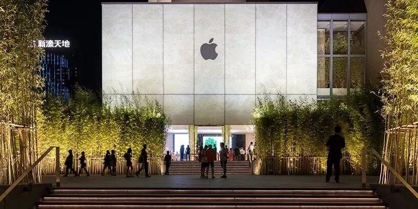 比买iphone手机更重要的，是逛苹果的地标