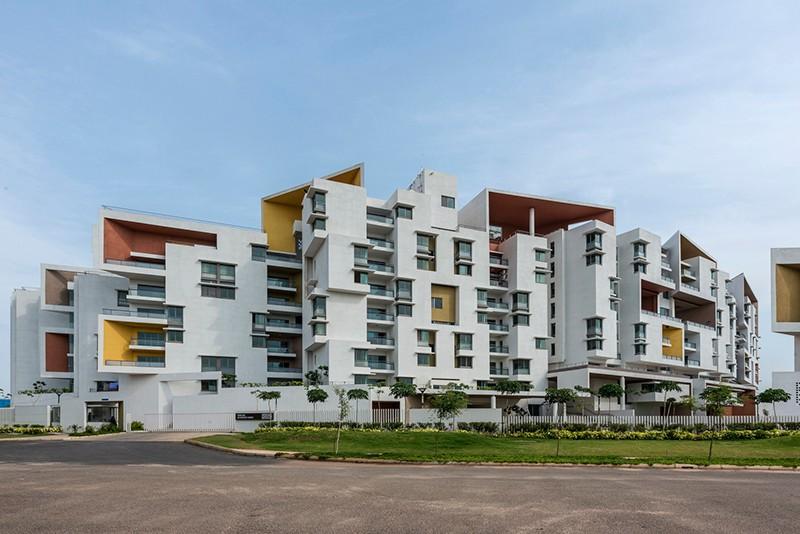 跳跃在建筑上的彩色透视框——“园畔”老年公寓