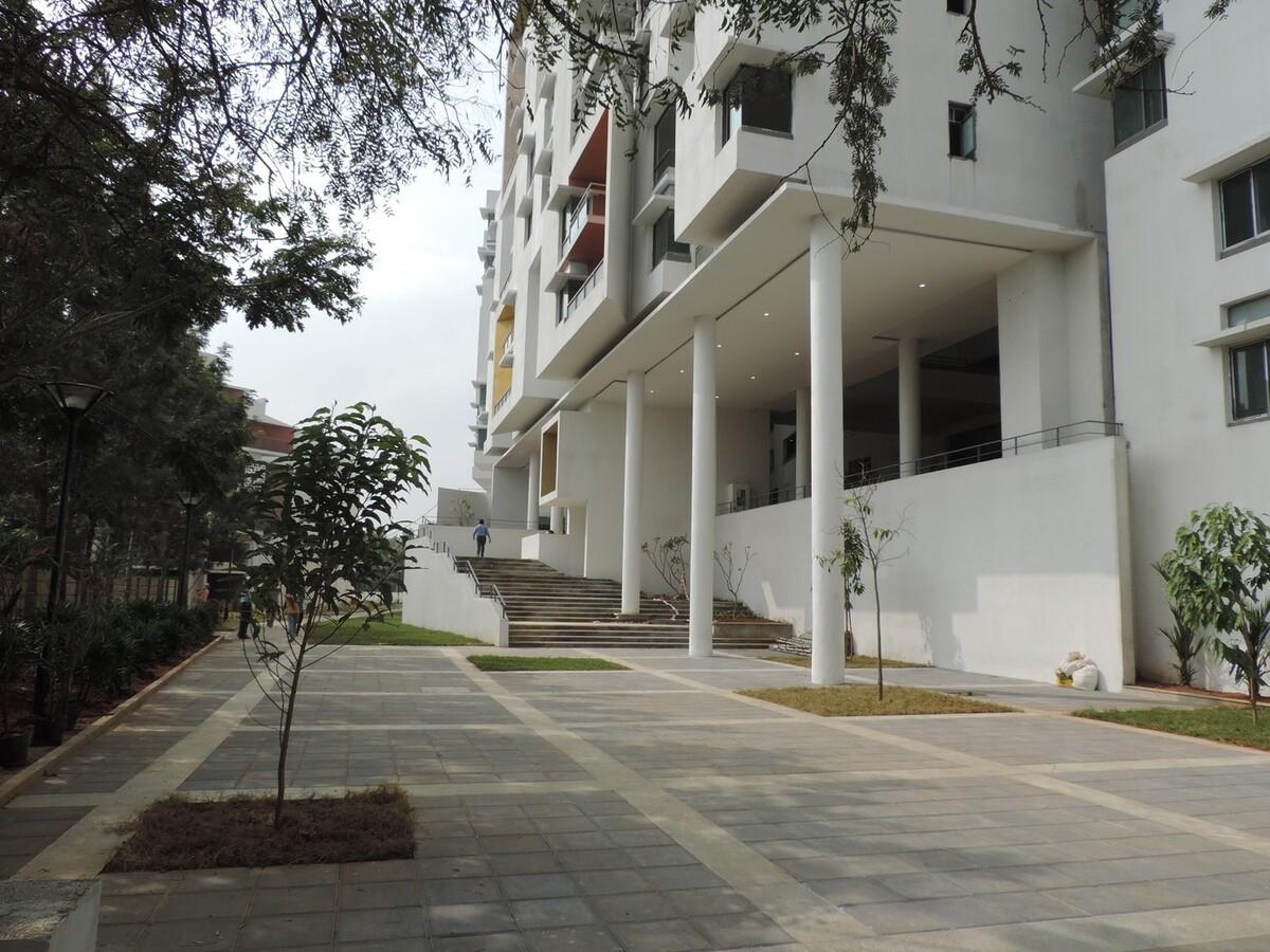 跳跃在建筑上的彩色透视框——“园畔”老年公寓