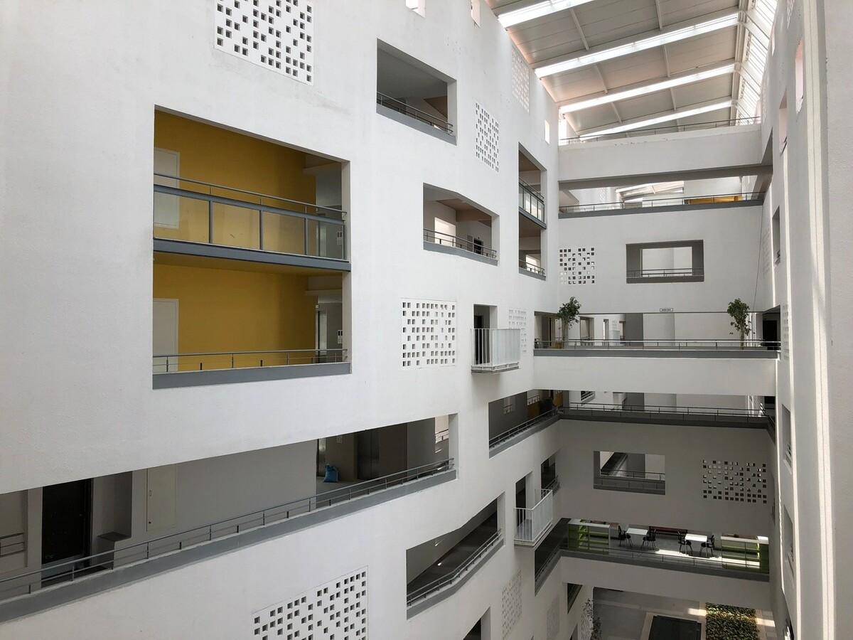 跳跃在建筑上的彩色透视框——“园畔”老年公寓