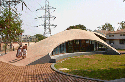 sPa-sameep-padora-maya-somaiya-sharda-library-brick-india-designboom.gif
