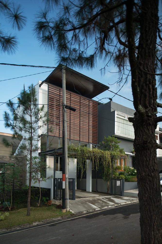 RDMA告诉你如何在30°斜坡10米高差场地中创造花园和住宅