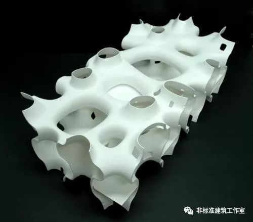 转发这个伊东丰雄，不熬夜赶图还躺着中标