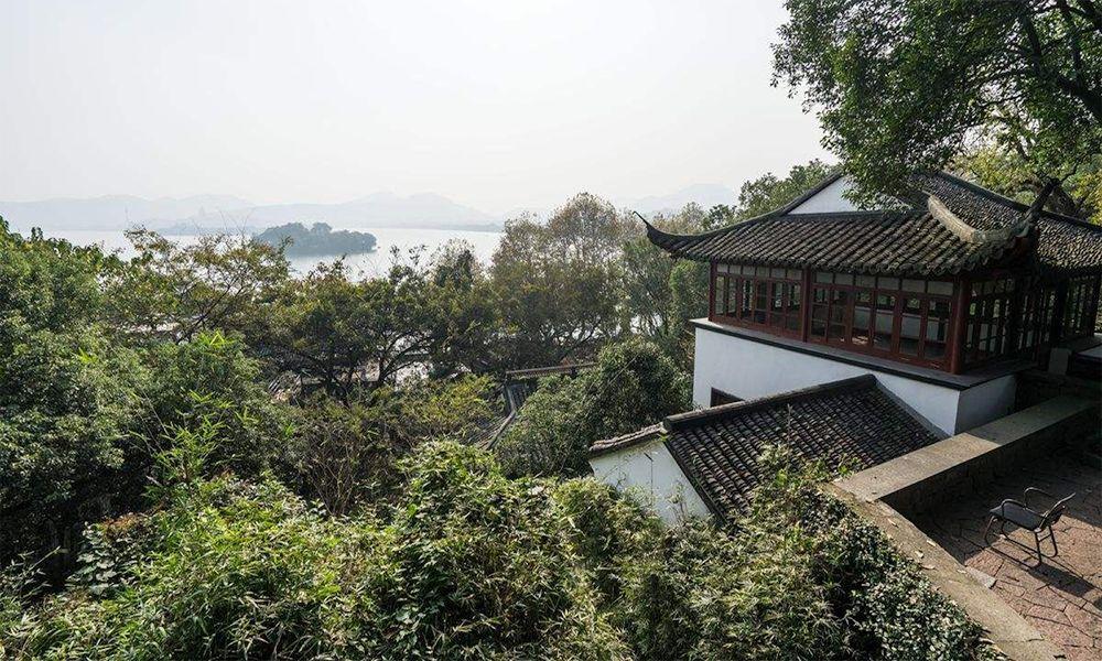 一百年以后，我想问大家，我们还有中国园林可看吗？