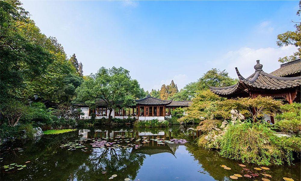 一百年以后，我想问大家，我们还有中国园林可看吗？