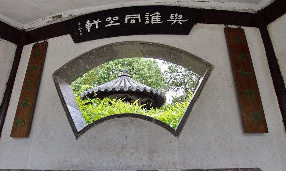 一百年以后，我想问大家，我们还有中国园林可看吗？