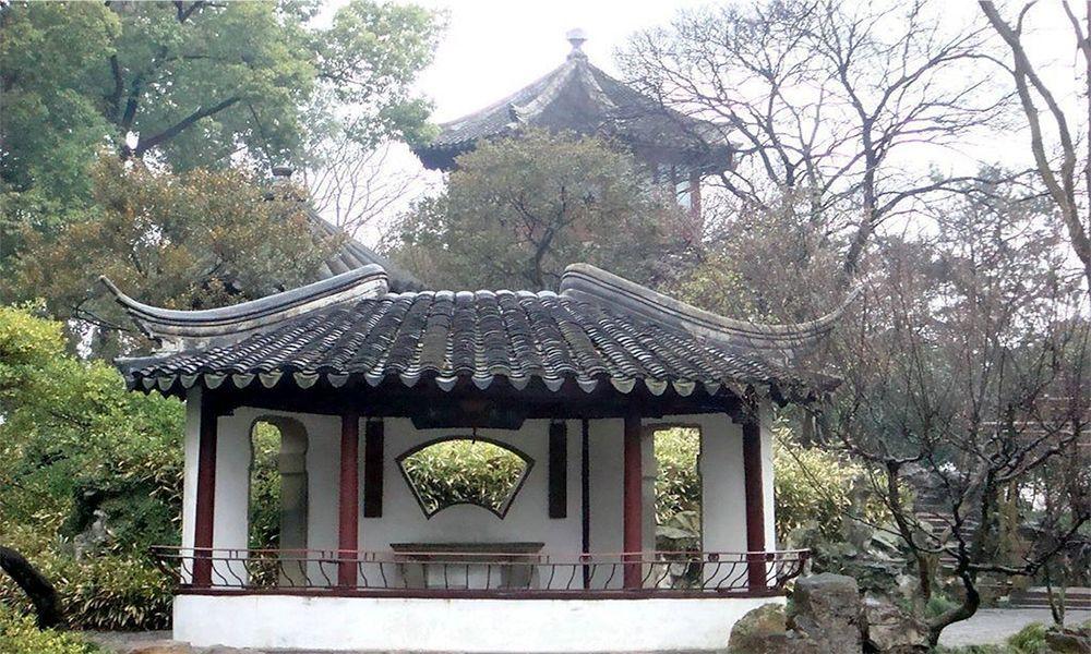 一百年以后，我想问大家，我们还有中国园林可看吗？