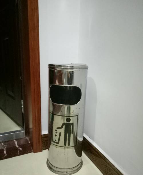 爸妈的审美有毒！花20万装修新房，他们装出了一间公共房！设计师看了会沉默……