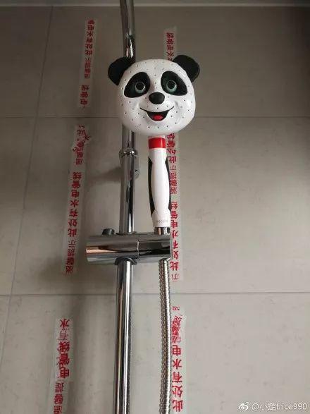 爸妈的审美有毒！花20万装修新房，他们装出了一间公共房！设计师看了会沉默……