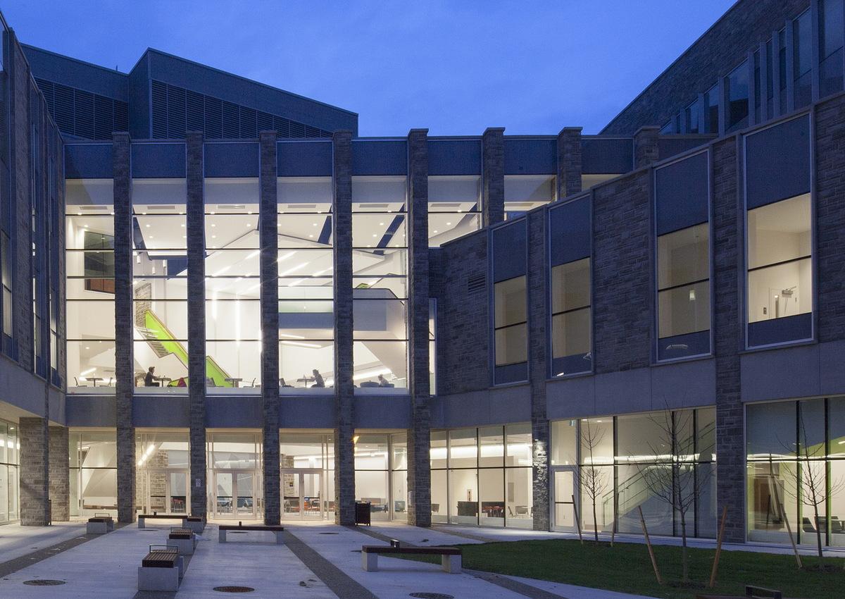调整大小 12_aTRR_-_FIMS_and_Nursing_Building_(10).jpg