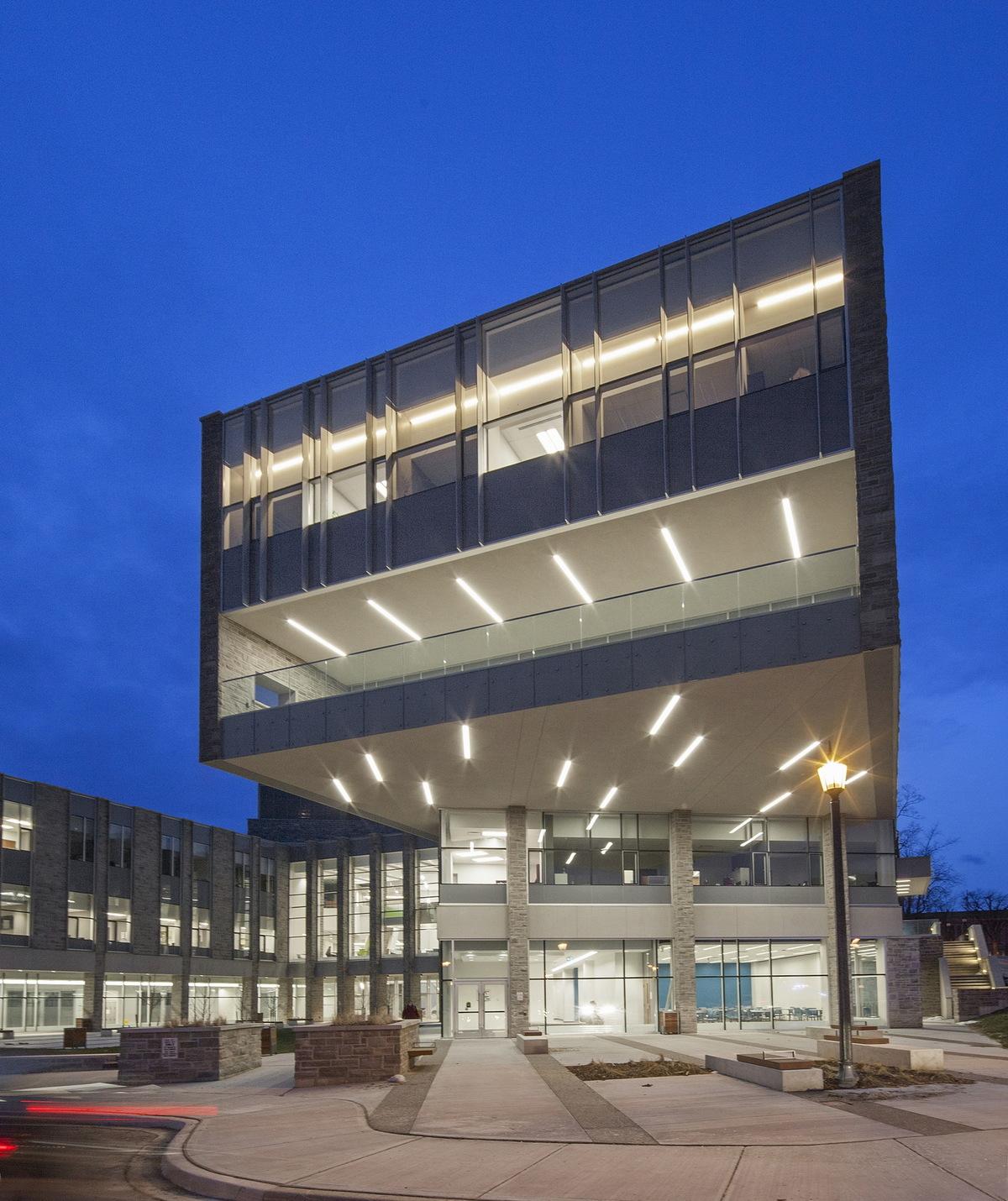 调整大小 9_aTRR_-_FIMS_and_Nursing_Building_(11).jpg
