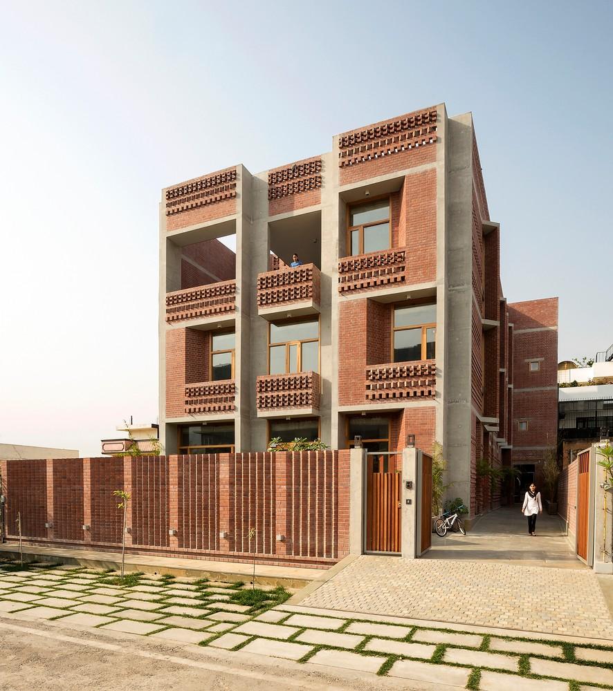 印度动感砖砌住宅 / Vir.Mueller Architects 