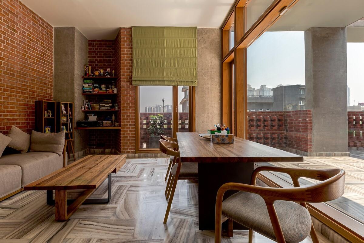 印度动感砖砌住宅 / Vir.Mueller Architects 