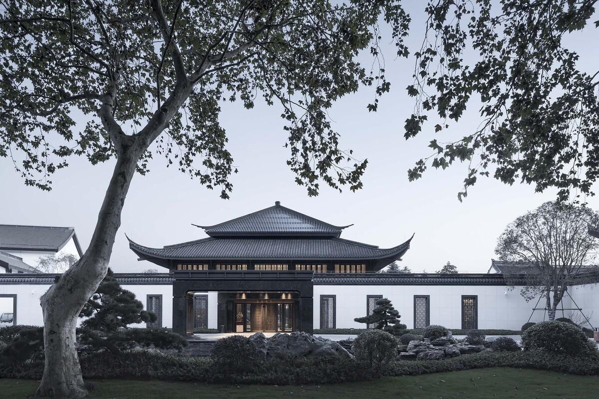 白墙黒瓦，古典重现！绍兴饭店改扩建提升工程 / 浙江大学建筑设计研究院 