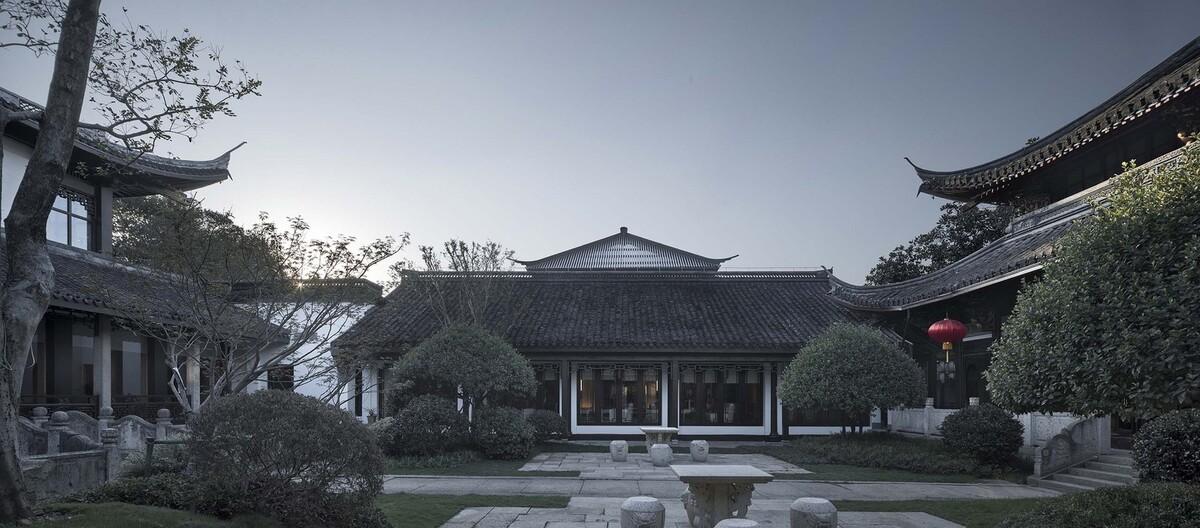 白墙黒瓦，古典重现！绍兴饭店改扩建提升工程 / 浙江大学建筑设计研究院 