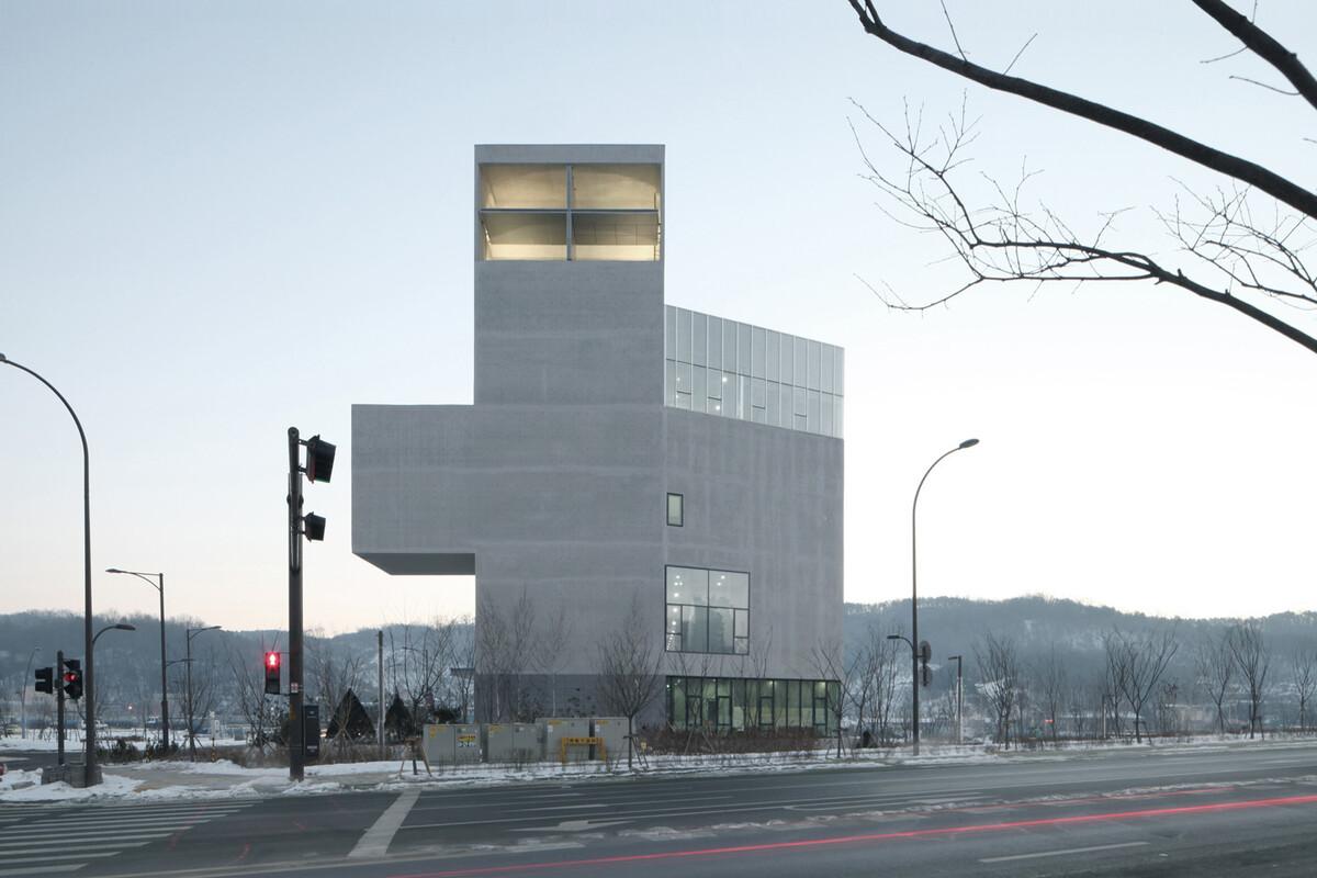 7_RW_Concrete_Church-NAMELESS-Architecture-06.jpg