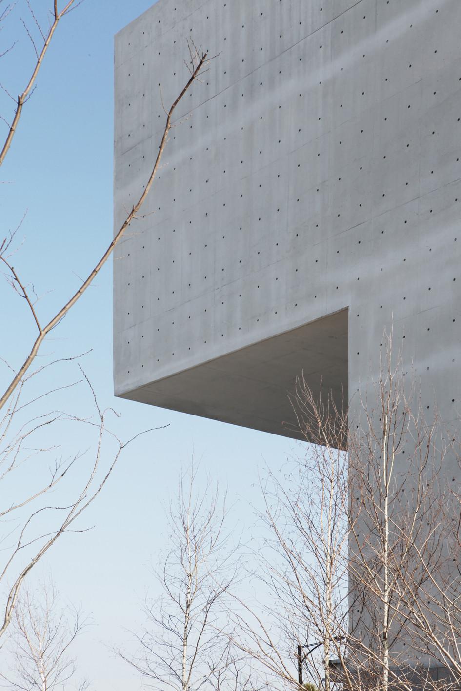 13_RW_Concrete_Church-NAMELESS-Architecture-15.jpg