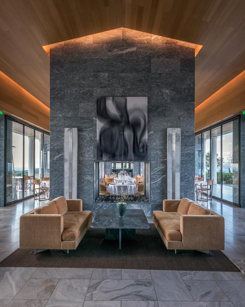Restaurant_interior_800_8945.jpg